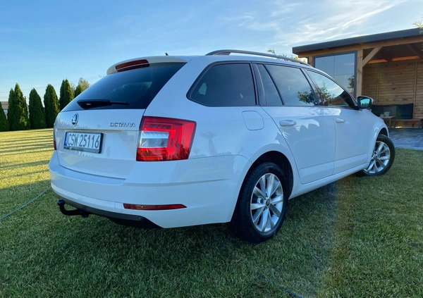 Skoda Octavia cena 42900 przebieg: 249000, rok produkcji 2017 z Grudziądz małe 742